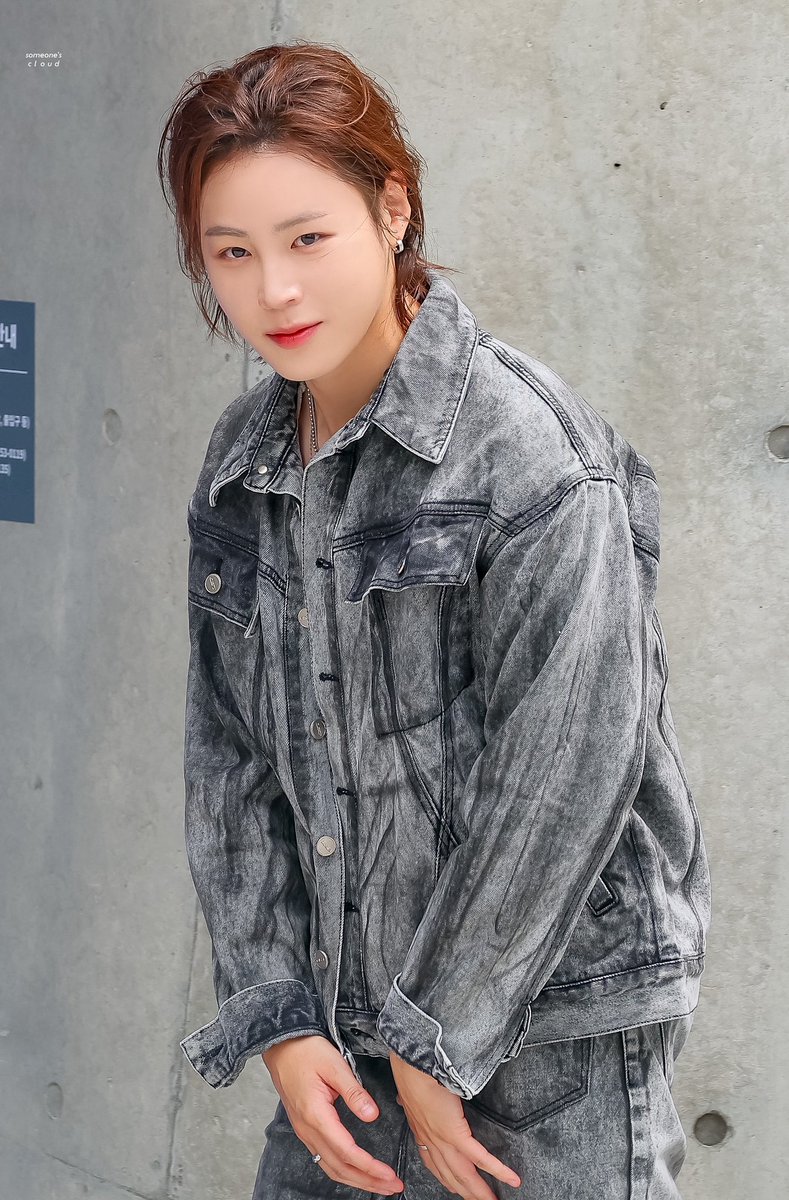 섬원클 tweet media