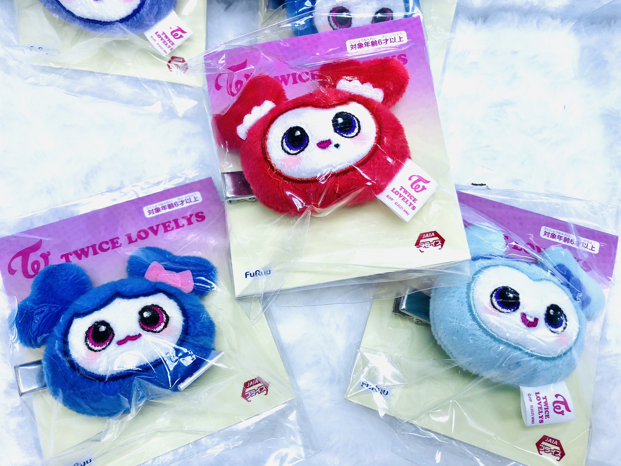 TWICE LOVERYS モモBIGぬいぐるみ　ヘアピン　ティシュカバー GiGO TWICE LOVELYS ティッシュカバー ヘアピン モモ - メルカリ
