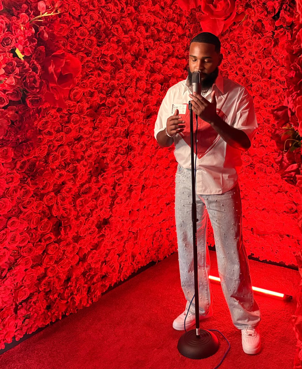 loverboykl's tweet image. Can I sing to you?