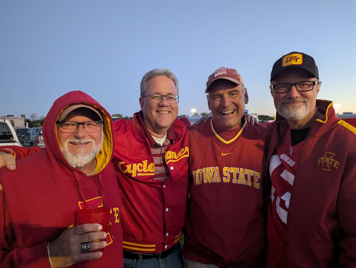 The #Cyclones beating the #hawkeyefootball never gets old. Just like my buddies, forever young. 
<a href="/SatelliteCy/">K J Swanson</a>