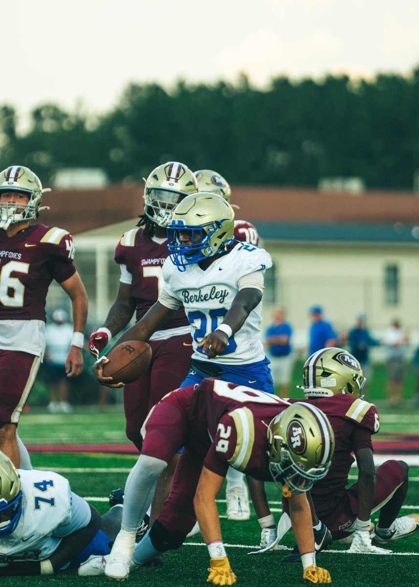 Highlights through my first 3 games!!
333 YDS 1 TD 6.2 AVG hudl.com/v/2SbZvd <a href="/elodge4/">Eric Lodge</a> <a href="/AndrewDenis/">Andrew Denis</a> <a href="/CoachBMcGill/">Bryce McGill</a> <a href="/BerkeleyStagsFB/">Berkeley Football</a> <a href="/StagsRecruiting/">Stags Football Recruiting</a> <a href="/PrepRedzoneSC/">Prep Redzone South Carolina</a>