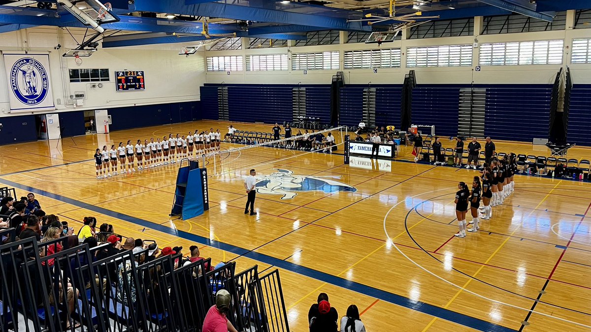 GIRLS VOLLEYBALL: ‘Iolani vs. Kamehameha is underway here at Kekūhaupiʻo Gymnasium. #iolanioneteam #iolaniraidernation