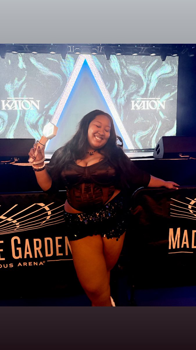 illbethesea's tweet photo. still can’t believe tour is almost over, i’m so grateful that i got to see the loml this many times and make so many great memories that i’ll cherish forever , kim jongin i will love always thank you for being my favorite person ✨✨✨

#KAOIN #KAION_IN_USA #KAIONinNYC https://t.co/MXx9tRFTQg