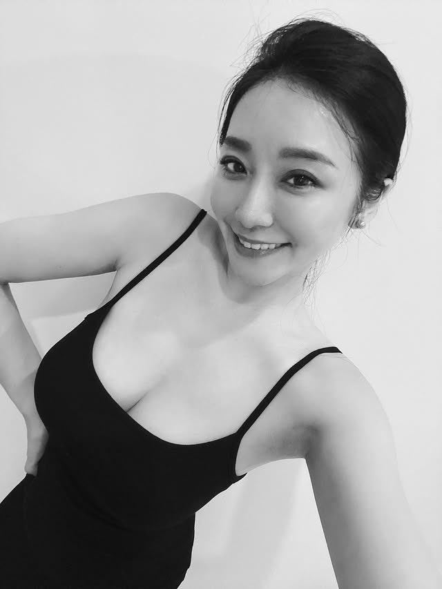 Put your heart back to the present, and your life will be happy!