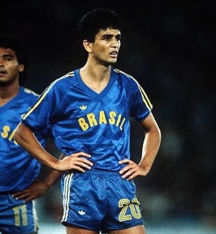 futnostalgico's tweet photo. Bebeto e Romário, nosso ataque nas Olimpíadas de 1988. 🇧🇷🤩 https://t.co/8k9qZQ2BdB