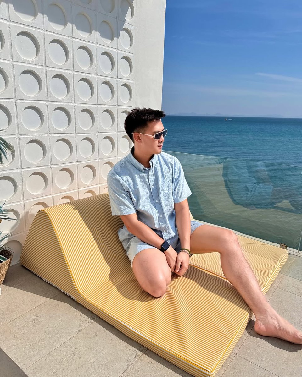 datn474's tweet image. Ngồi đây đợi chờ ai, mà tìm hoài không thấy 😂😂😂