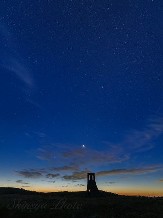 朝の美しの塔と木星、金星〜2025.9.6長野県美ヶ原高原
