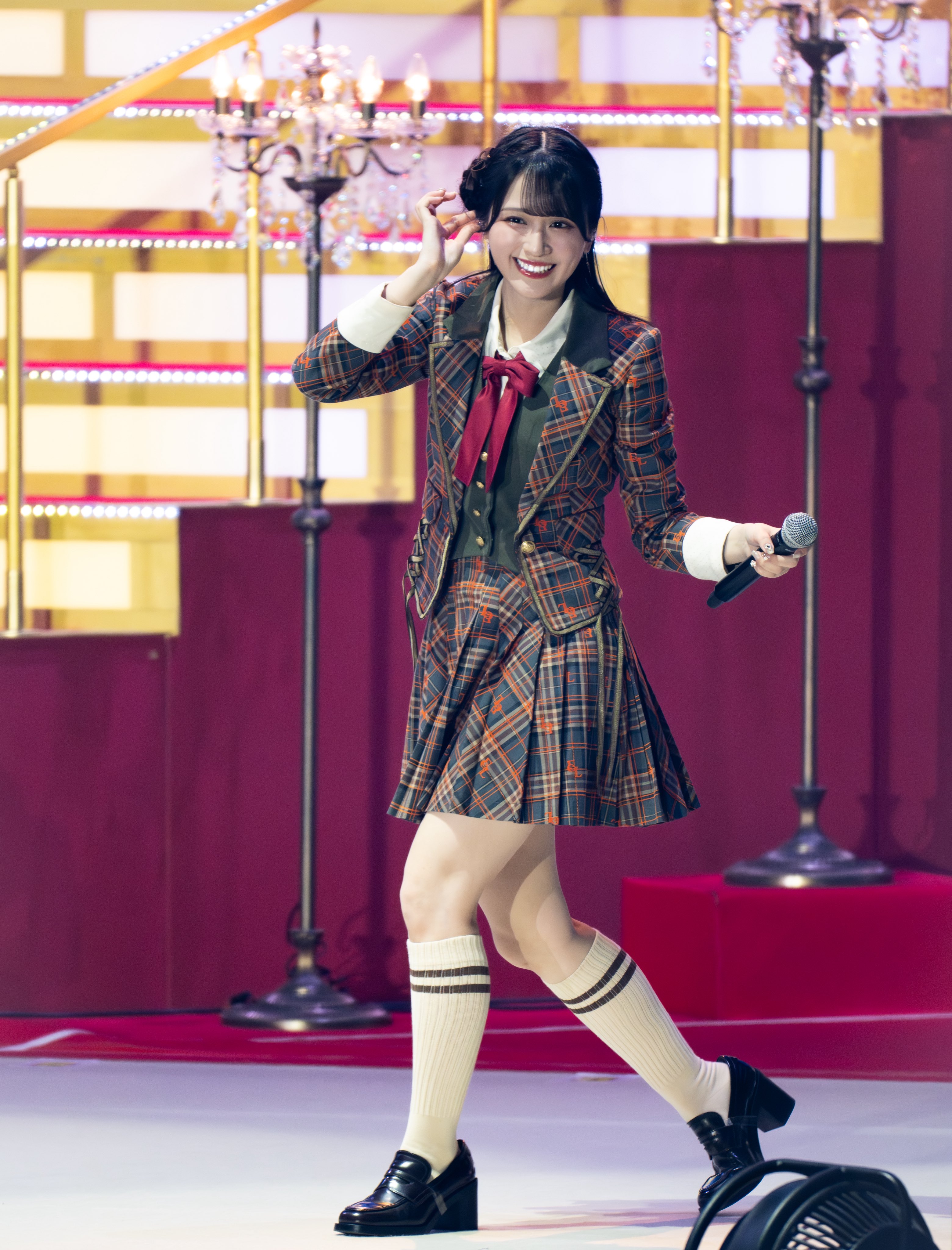佐々木舞香　チェック衣装　直筆 LOVE 佐々木舞香直筆赤チェック衣装ヨリ|mercariメルカリ官方