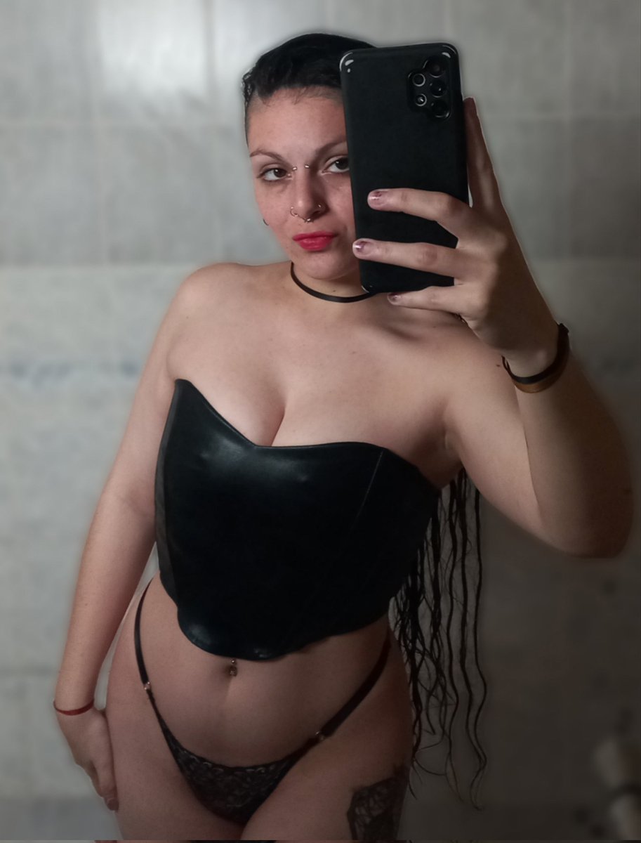 Mi corsetcito nuevo que conseguí de ofertón es todo lo que esta bien🫠