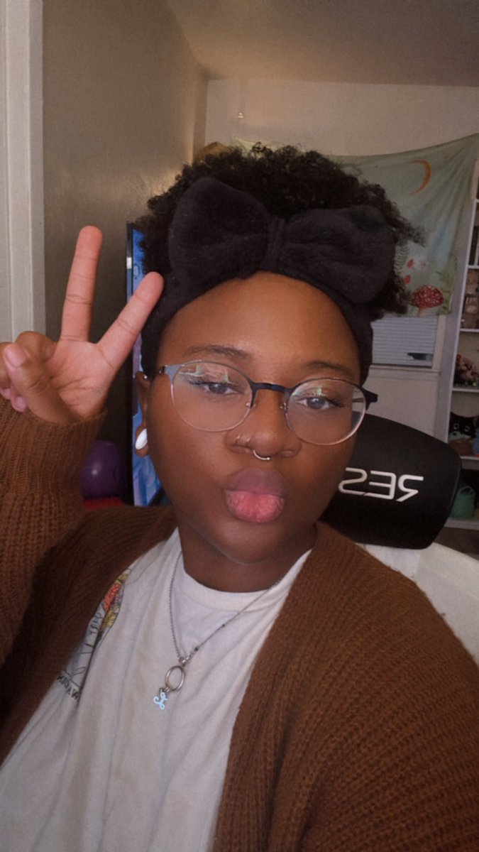 Live in The Lounge! 🍄

Hollow Knight day 8 i’m coming for you!
Then later i’m going to work on some crochet project 🙂‍↔️

twitch.tv/londy
youtube.com/@LondysLounge