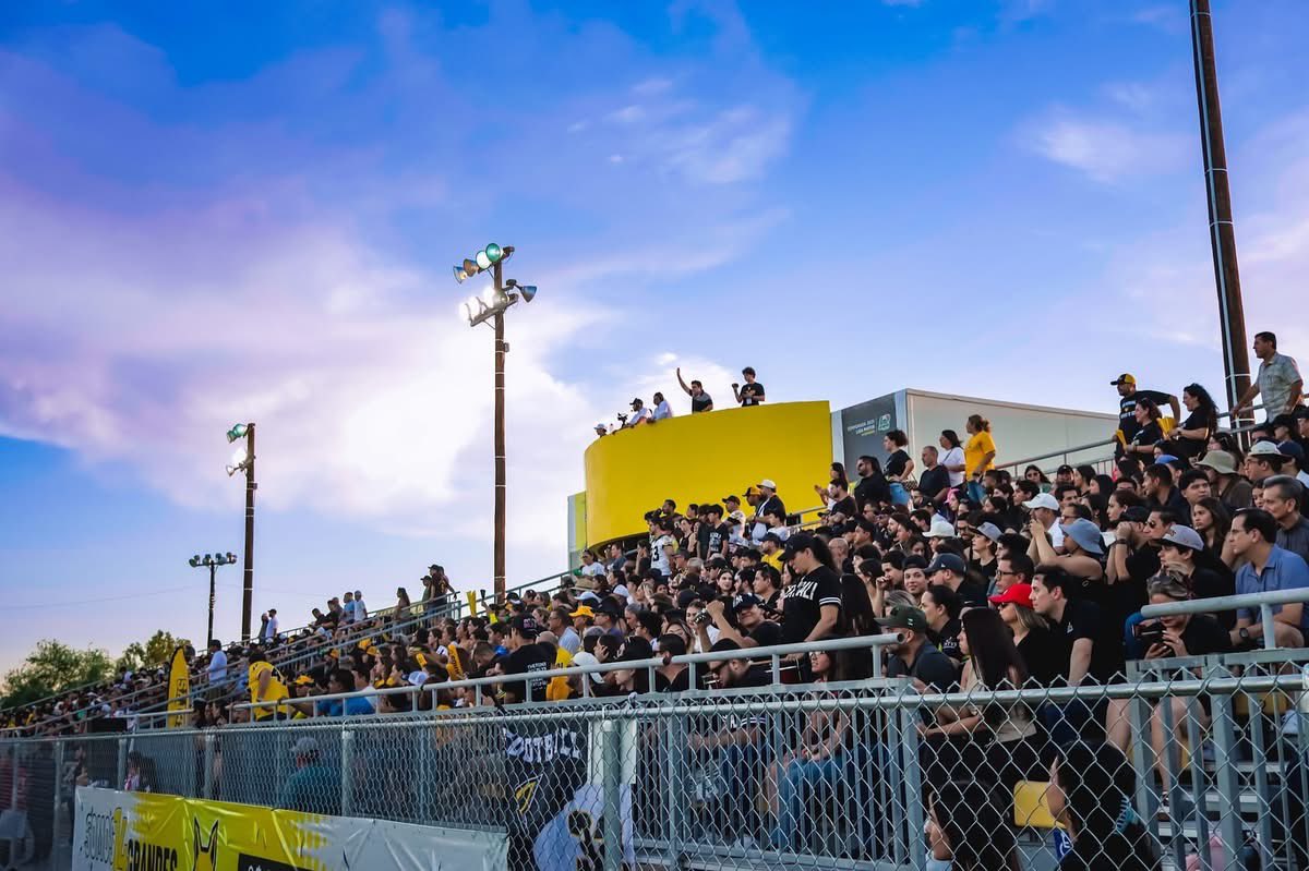 ¡Un debut histórico!
Es un momento de gran orgullo para todos nosotros. Nuestros Zorros de fútbol americano de <a href="/cetysuni/">CETYS Universidad</a> han hecho su debut en los 14 Grandes de ONEFA, una de las ligas más competitivas del país. 

Este es un momento histórico que marca un nuevo capítulo en la