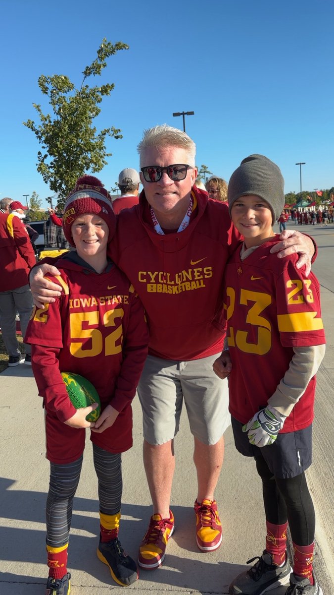 dekleiss's tweet photo. We are fully invested in @CycloneFB right now but we are always ready for some @CycloneWBB too! https://t.co/a0Il42HFo7