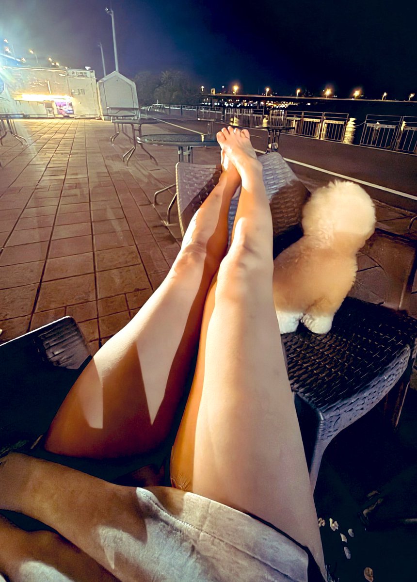 Chill with my love one

#抬頭就可以看到木星