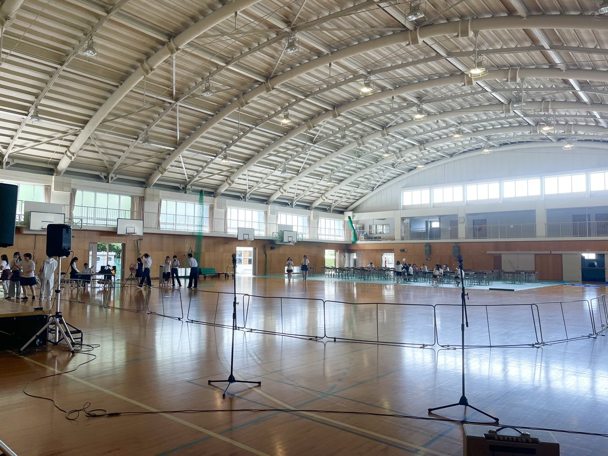 SecretStudio2's tweet photo. ✨文化祭1校目 無事終了✨
ダンス・歌など盛りだくさんの有志企画を2時間半みんなで楽しみました🎶
今年はバンド演奏がなかったけど、来年はぜひバンドさんにも参加してほしいなぁ…!🔥
#secretstudio #文化祭音響 #文化祭ライブ https://t.co/hLoj1Vk181