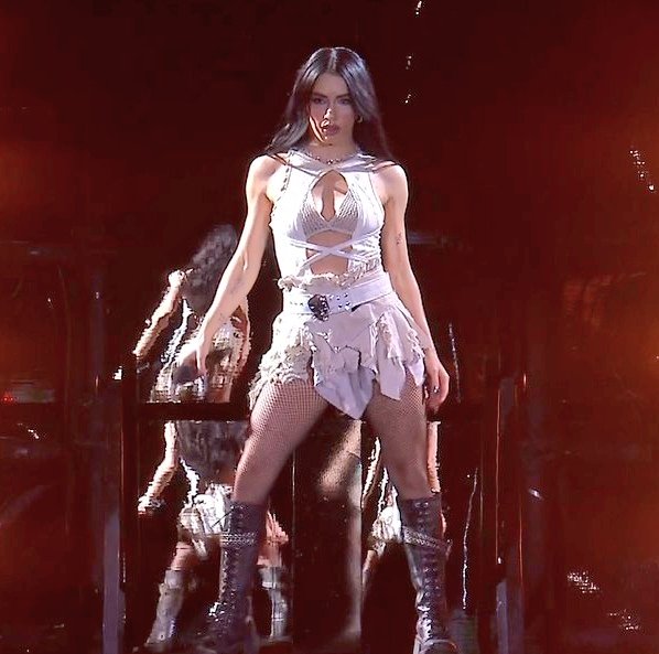 reinqlali's tweet photo. EL PODER QUE TIENE LALI SOBRE EL ESCENARIO MAMA https://t.co/xTQazqdNP6