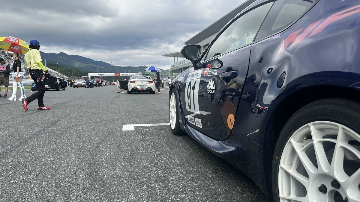 bobby_shew1986's tweet photo. おはよございます❗️

FSWでやってるGR86/BRZCupにピットクルーとして参加中👨‍🔧

本日は決勝ですが当チームは残念ながら昨日、予選落ちしてしまいました😓

コンソレーションレースの方は16/19位でした😌

というわけで今日はレース観戦に専念したいと思います😅

#富士スピードウェイ
#FSW
#86BRZCup https://t.co/ryqYBztaSy