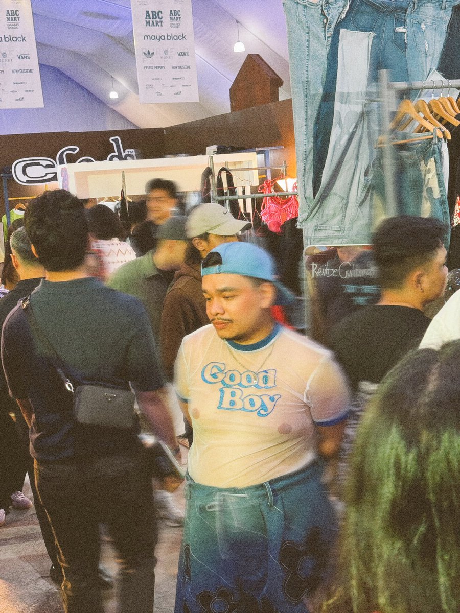 rjcsantos's tweet image. Good boy with bad intentions