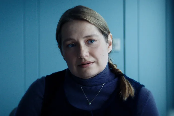 nikowl's tweet photo. Merritt Wever has now won her third Emmy, completing all three genres already.

Comedy: Best Supporting Actress 2013 for Nurse Jackie
Limited: Best Supporting Actress 2018 for Godless
Drama: Best Guest Actress 2025 for Severance

#Emmys https://t.co/VDkGQgr96e