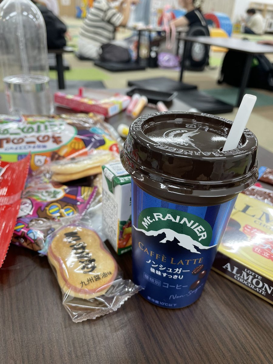 室内遊技場なう。
子供達が勝手に遊ぶようになってだいぶ楽になった☺️
日曜日に3人でフリータイムで2000円しないのは安い！