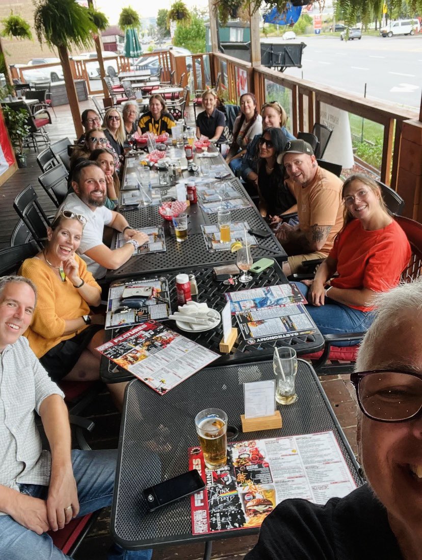 This is how teachers TGIF after the first week 🏫 
#year22