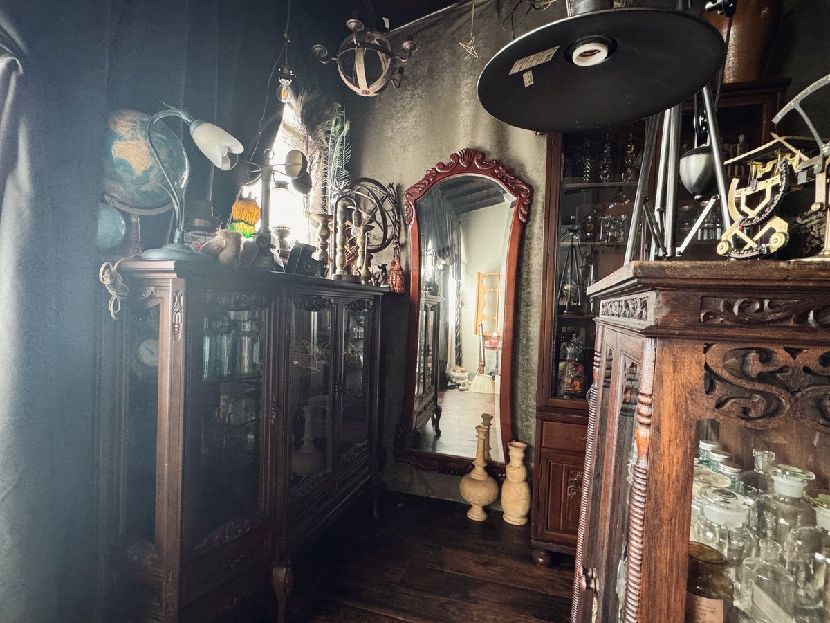 studioNIVIY （スタジオニビィ）
2025年秋11月1日オープン予定

神奈川県横浜市/新子安駅より徒歩10分

錬金術師の工房をイメージした小さな撮影用スタジオです
オープン記念のキャンペーンも計画中
フォローして続報をお待ちください♪