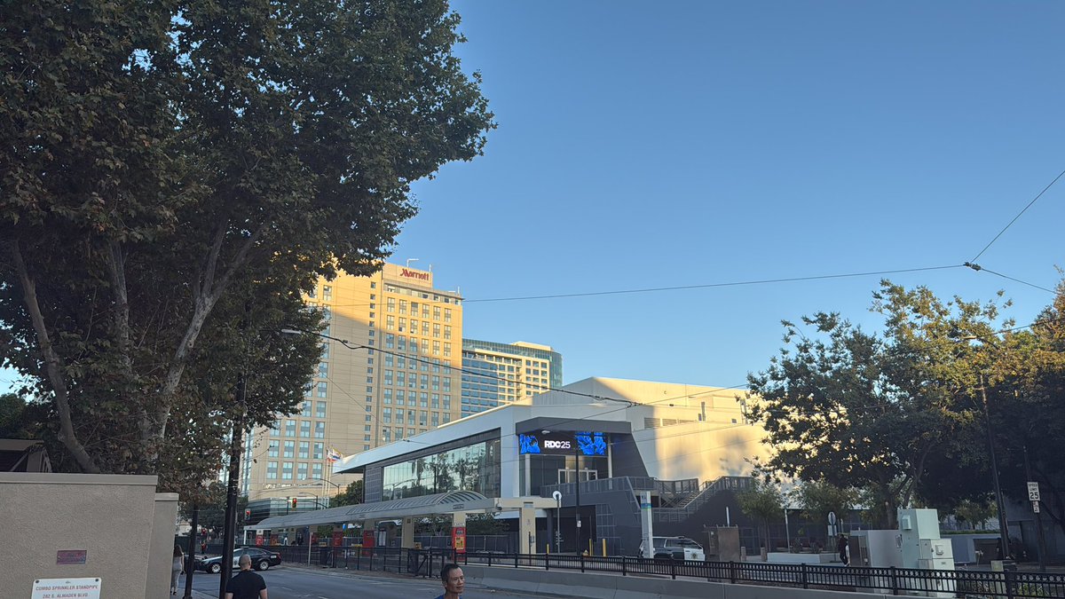 Beautiful evening here in sunny San Jose California for the Innovation Awards!