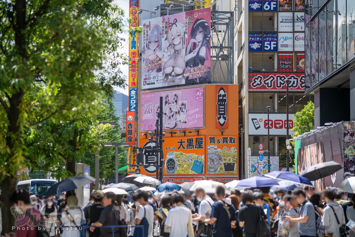 ベルサール秋葉原にて開催中、#アズールレーン #アズレン EXPO 8th Anniversary。昨日に続きイベント開始時に約1,000人ほど。連日長い列をつくる