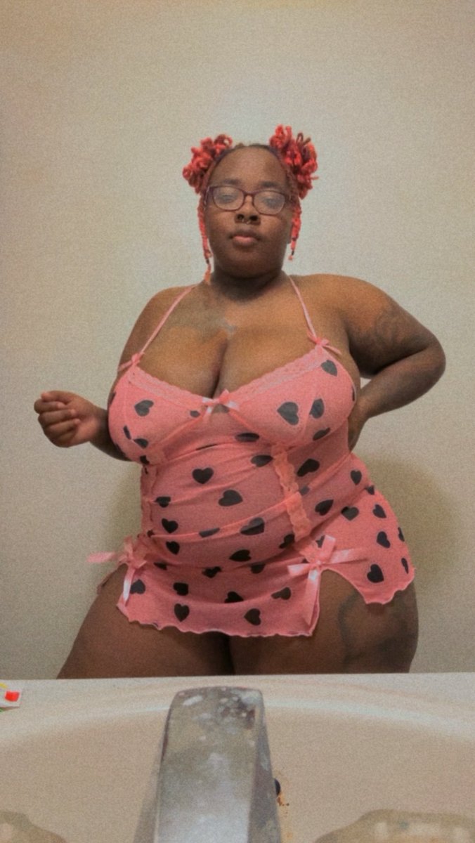kissmykittkatt_'s tweet photo. Whatchu Gone Do For Big Mama Fr ? 😏💞✨🫧 https://t.co/lvemnp0J5F