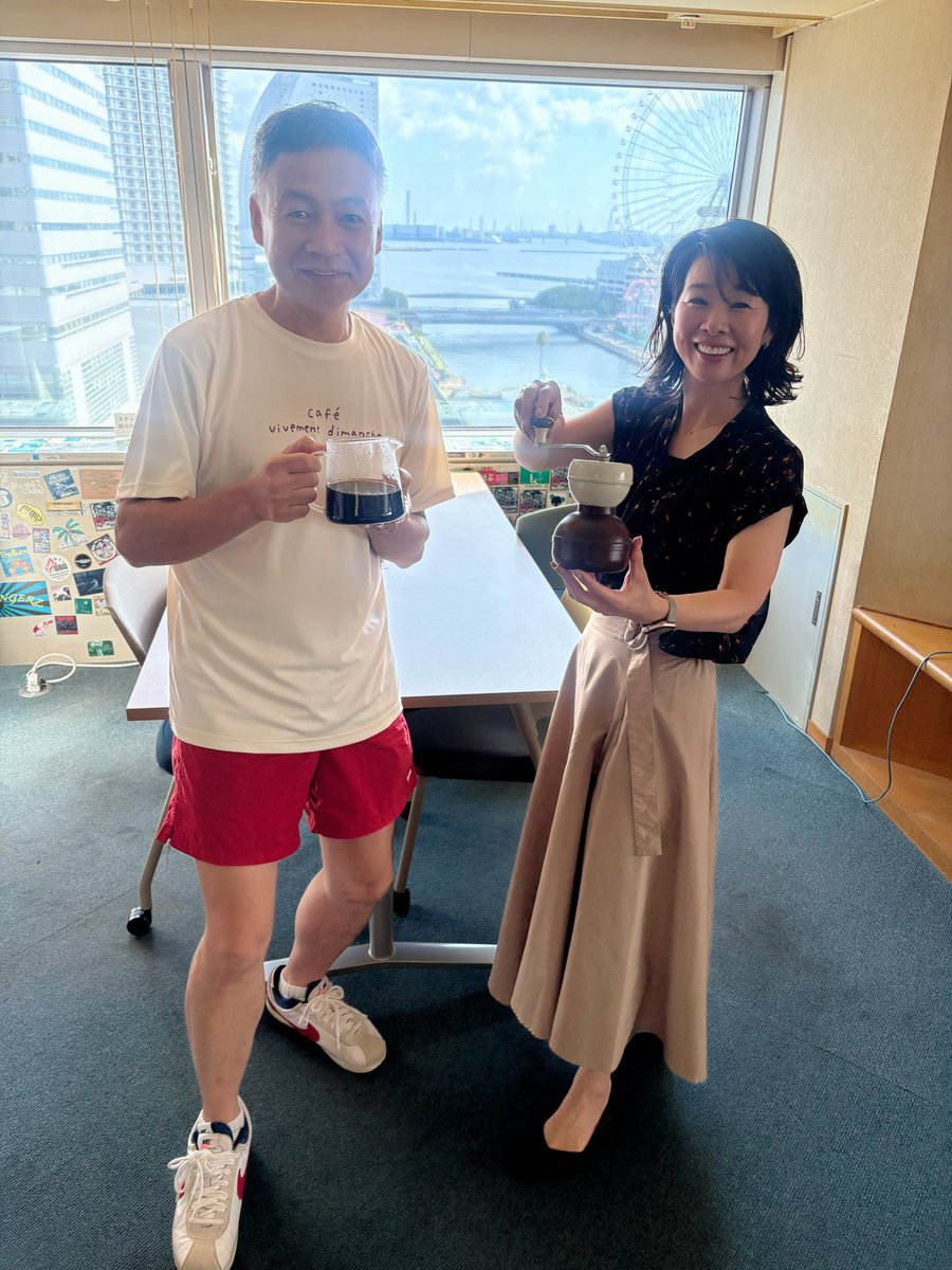 秀島史香 Fumika Hideshima (@tsubuyakifumika) on Twitter photo 今朝の
<a href="/SHONANbytheSea/">SHONAN by the Sea (FMヨコハマ)</a>
堀内マスターのお話は
今年も開催✨スペシャルティーコーヒーの祭典 <a href="/SCAJConference/">SCAJ Conference</a> について。(🗓️9/24-27 東京ビックサイト)
世界中からコーヒー好きが集まる最高のお祭りです🥳
おかわりはradikoで聴けます▶︎ radiko.jp/share/?sid=YFM…
#FMヨコハマ
#バイザシー 今朝の
<a href="/SHONANbytheSea/">SHONAN by the Sea (FMヨコハマ)</a>
堀内マスターのお話は
今年も開催✨スペシャルティーコーヒーの祭典 <a href="/SCAJConference/">SCAJ Conference</a> について。(🗓️9/24-27 東京ビックサイト)
世界中からコーヒー好きが集まる最高のお祭りです🥳
おかわりはradikoで聴けます▶︎ radiko.jp/share/?sid=YFM…
#FMヨコハマ
#バイザシー