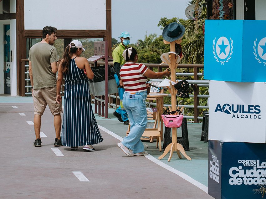 La Vía a la Costa vivió el #PeatonalParty en el km 11.8: música, emprendimiento y diversión transformaron el espacio público en un punto de encuentro ciudadano.

#GyeAtrae
#ConstruyendoLaCiudadDeTodos