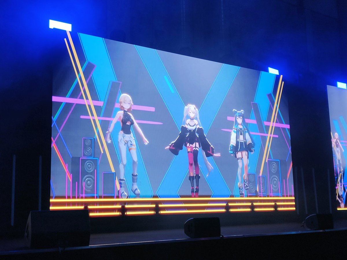ShadowPear's tweet image. VeXpo Day 2:

The concerts today were just incredible. Phase were funny yet so talented (Uruka's violin had me speechless)

Idol Anarchy was BATSHIT INSANE; all 4 of them killed it. Roca's voice had me ascending as usual. But Katie, ARE YOU HUMAN? HOW ARE THOSE SOUNDS POSSIBLE??