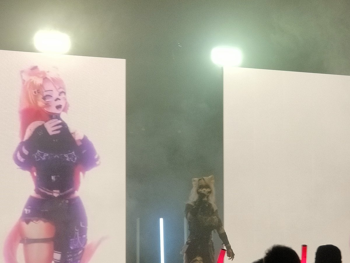 ShadowPear's tweet image. VeXpo Day 2:

The concerts today were just incredible. Phase were funny yet so talented (Uruka's violin had me speechless)

Idol Anarchy was BATSHIT INSANE; all 4 of them killed it. Roca's voice had me ascending as usual. But Katie, ARE YOU HUMAN? HOW ARE THOSE SOUNDS POSSIBLE??