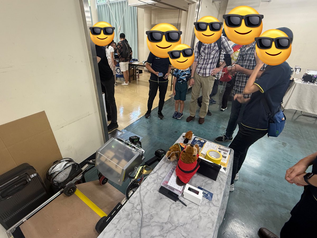 beavers_hive's tweet photo. NT東京2日目も、XROBOCON千秋楽で優勝した、段差を登るロボットを絶賛展示中です〜！
たくさんの方に見に来ていただいています！
（来てくださる結構多くの方がXROBOCONをご存知で驚いています！）
 #NT東京 #XROBOCON https://t.co/DJzM0sth2W