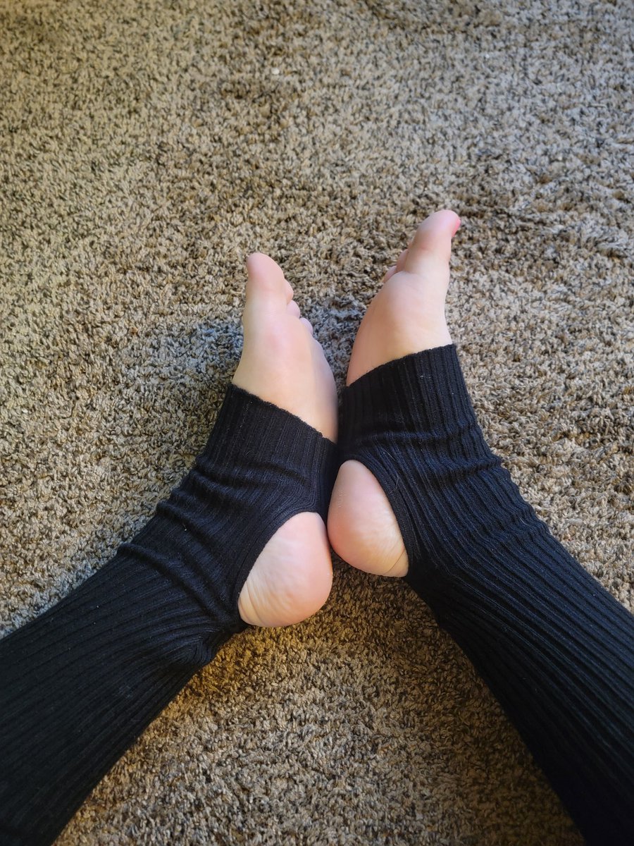 LukeFemFlowers's tweet photo. Here one more uwu #Femboy #FootFetish #Feet #Soles #Toes #FootWorship #FemboyFeet #LGBT #Trans #Sissy #Barefeet #FootLovers #Fetish #PrettyFeet #gay https://t.co/UMbpP215gh