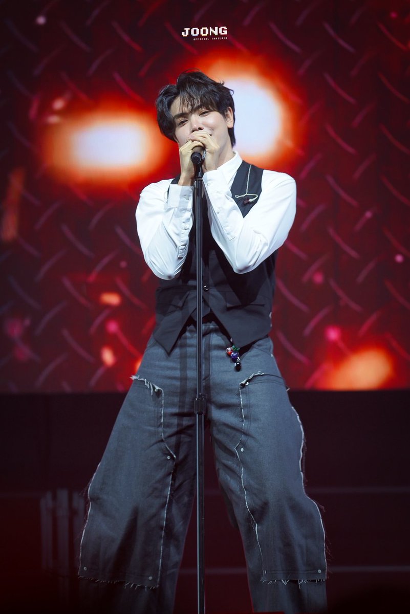 JoongOfficialTH's tweet photo. Thank you Singapore 🇸🇬❣️

FKJD FANDAY24 SG 

@ChenRcj #จุงอาเชน #JoongArchen 
#TheHeartKillersFanday24xSINGAPORE https://t.co/VnV2P73LDq