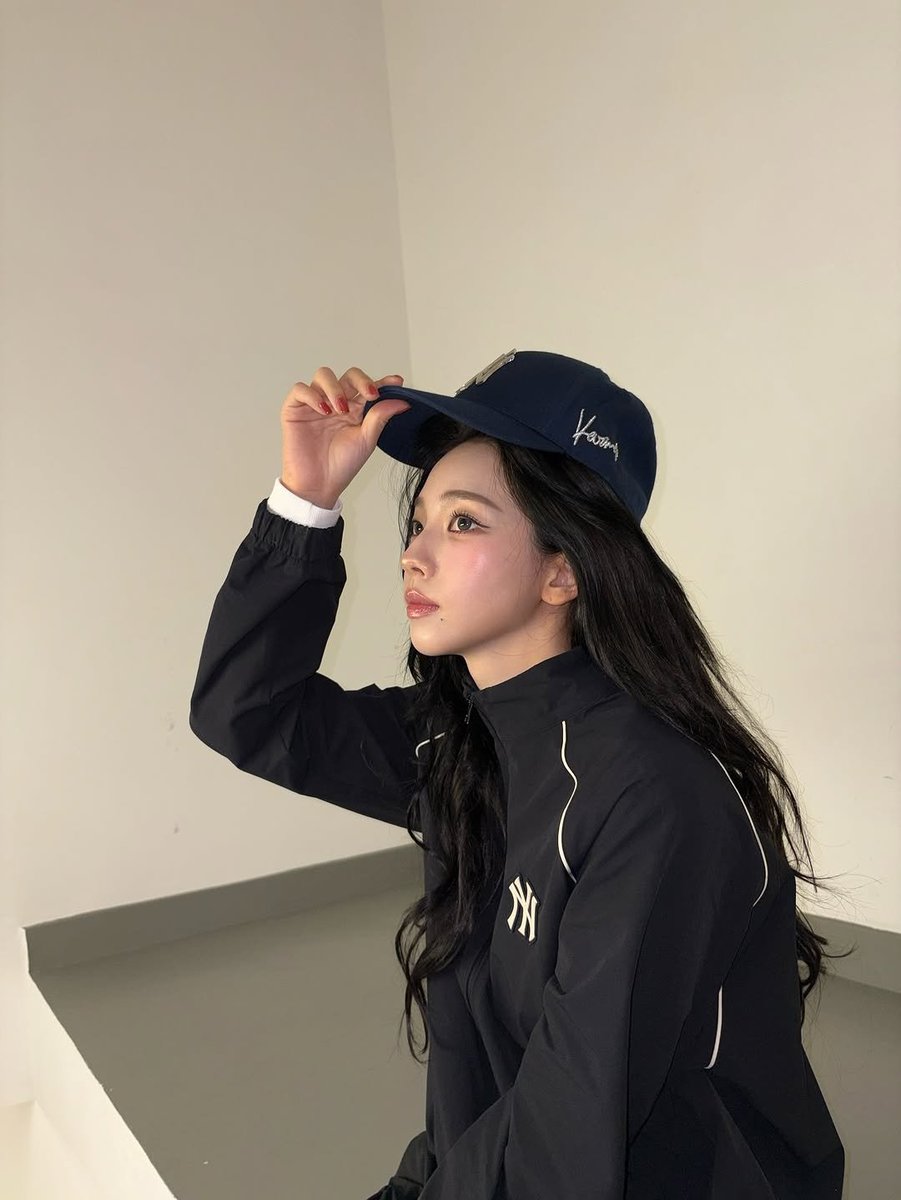 The Soft-Pawed Furce, Cherine tweet media