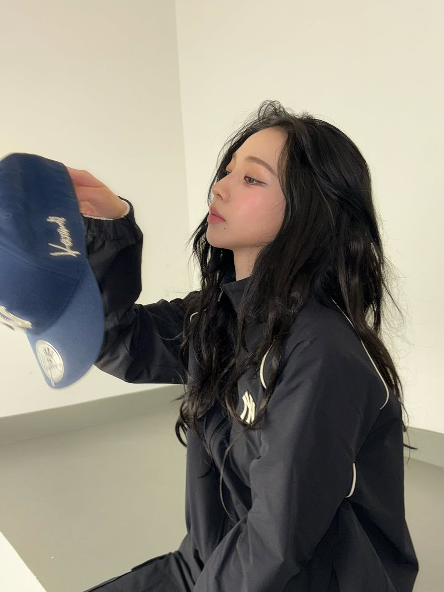 The Soft-Pawed Furce, Cherine tweet media