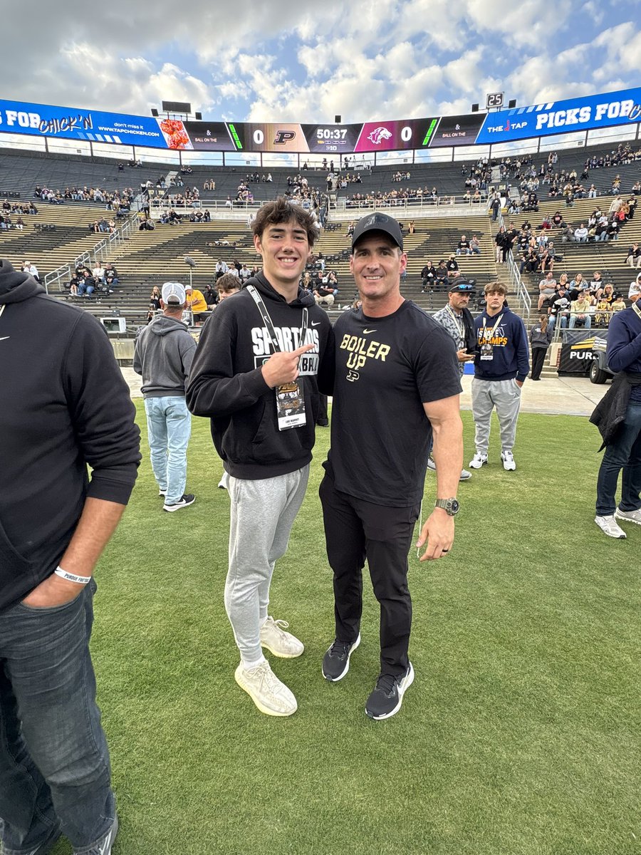 LukeMahoney07's tweet photo. Had a great Game Day Visit at @BoilerFootball tonight thanks to @Nrenna @Coach_Odom! Looking forward to building a great relationship! 

@OLCHS_football @EDGYTIM @PrepRedzoneIL @DeepDishFB @AllenTrieu @adamgorney @Bryan_Ault https://t.co/thL9MwuNQy