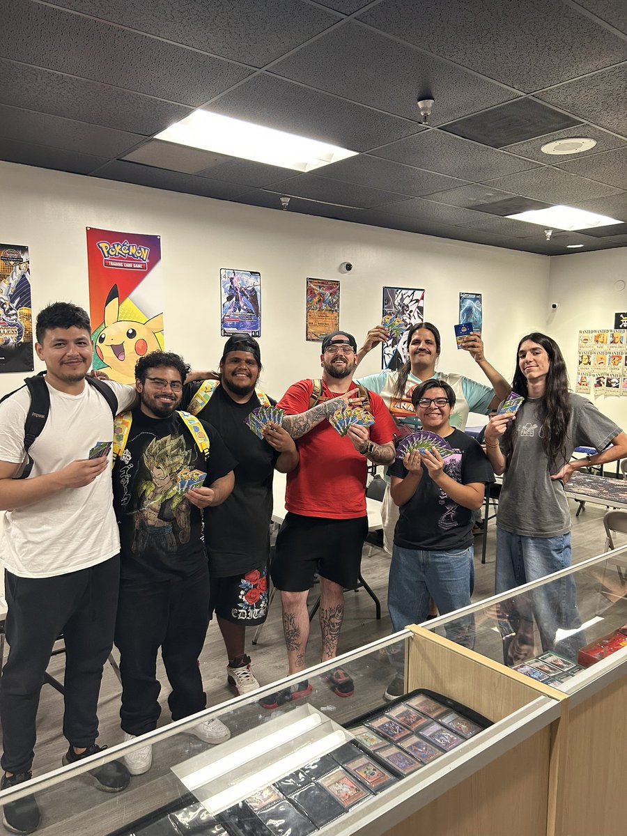 kantocodytcg's tweet photo. Took 2nd at a League Challengr today!
Over 20 players. Flareon box for the win.
#playpokemon #tpci #cardaddicts #pokemonplayer https://t.co/vgygiYbtC2