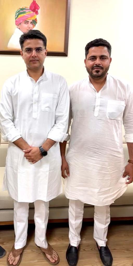 एआईसीसी महासचिव, टोंक विधायक एवं राजस्थान प्रदेश कांग्रेस कमेटी के पूर्व अध्यक्ष श्री <a href="/SachinPilot/">Sachin Pilot</a>  जी को जन्मदिन की मंगलमय शुभकामनाएँ प्रेषित करता हूँ। 

ईश्वर से प्रार्थना है कि व आपको उत्तम स्वास्थ्य, दीर्घायु और अपार ऊर्जा प्रदान करें।