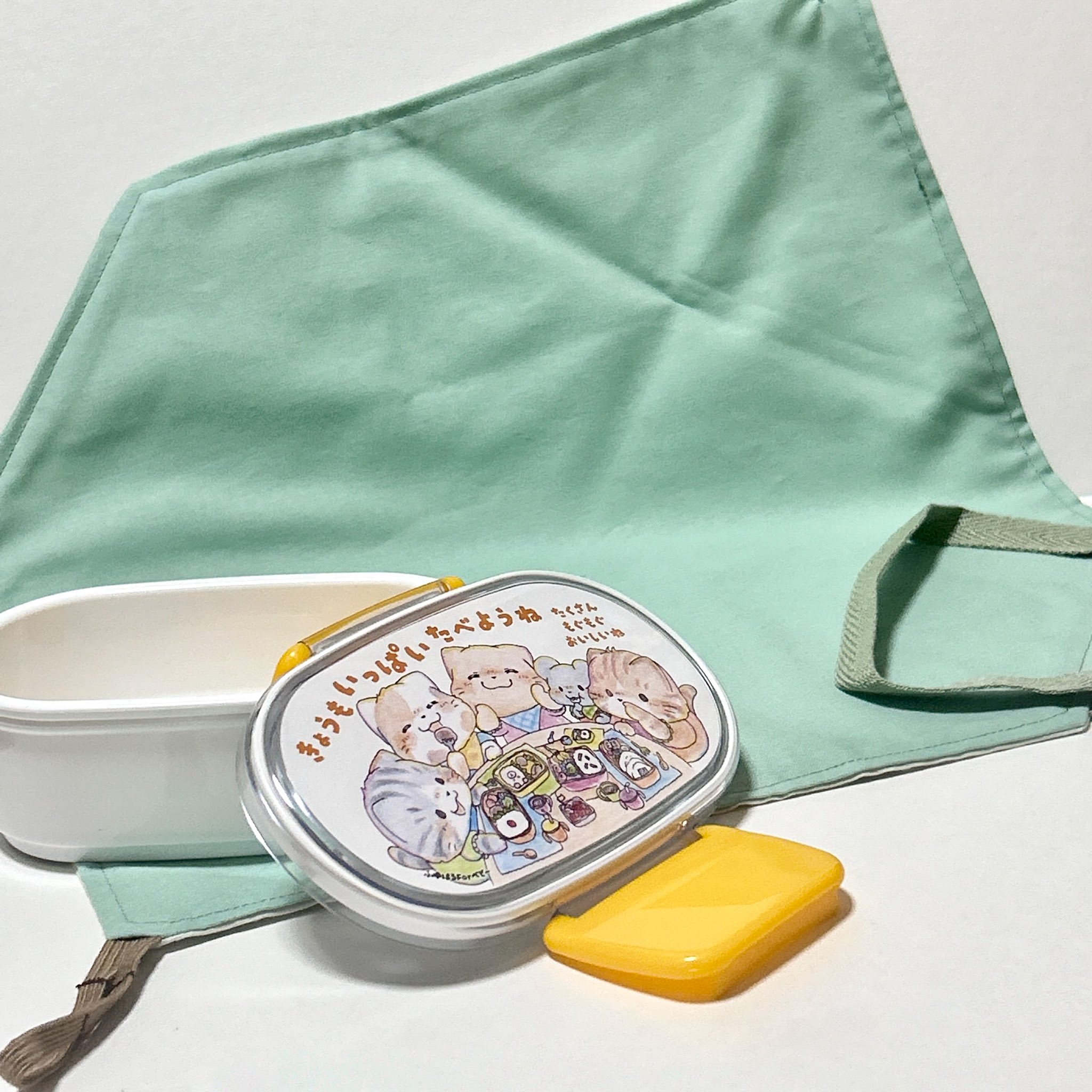 ランチョンマット♡お弁当袋♡ハンドメイド♡familiarお好きな方に ランチョンマット♡お弁当袋♡ハンドメイド♡familiarお好きな方に