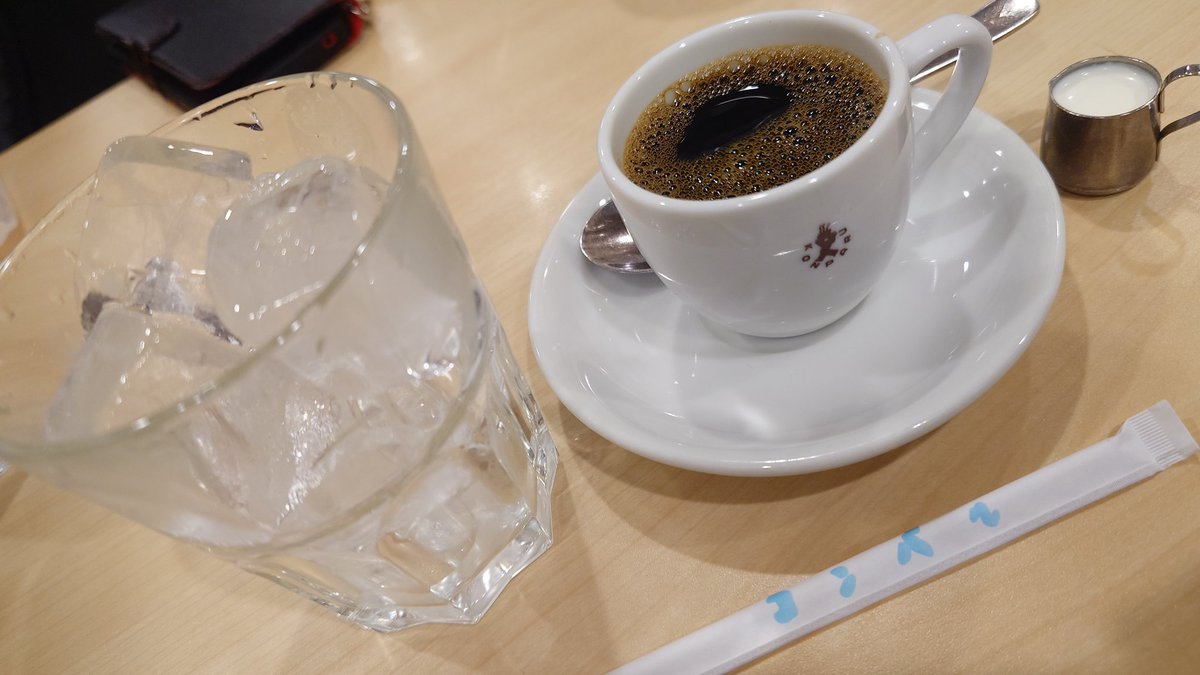 yohei0712's tweet photo. ライブ前に腹ごしらえ😋✌️
アイスコーヒー&エビフライサンド
#初音
#ゆーりら
#18stAnnivTour
#poptone
#SoundLeaf 名古屋公演 https://t.co/XX1SbqmKz3
