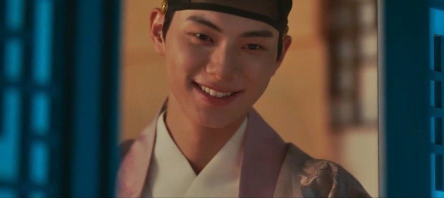 shise004's tweet photo. The beginning of LOVE trope 🥀🙂

#BonAppetitYourMajesty
 #BonAppetitYourMajestyEp5 https://t.co/FM3L60SXQt