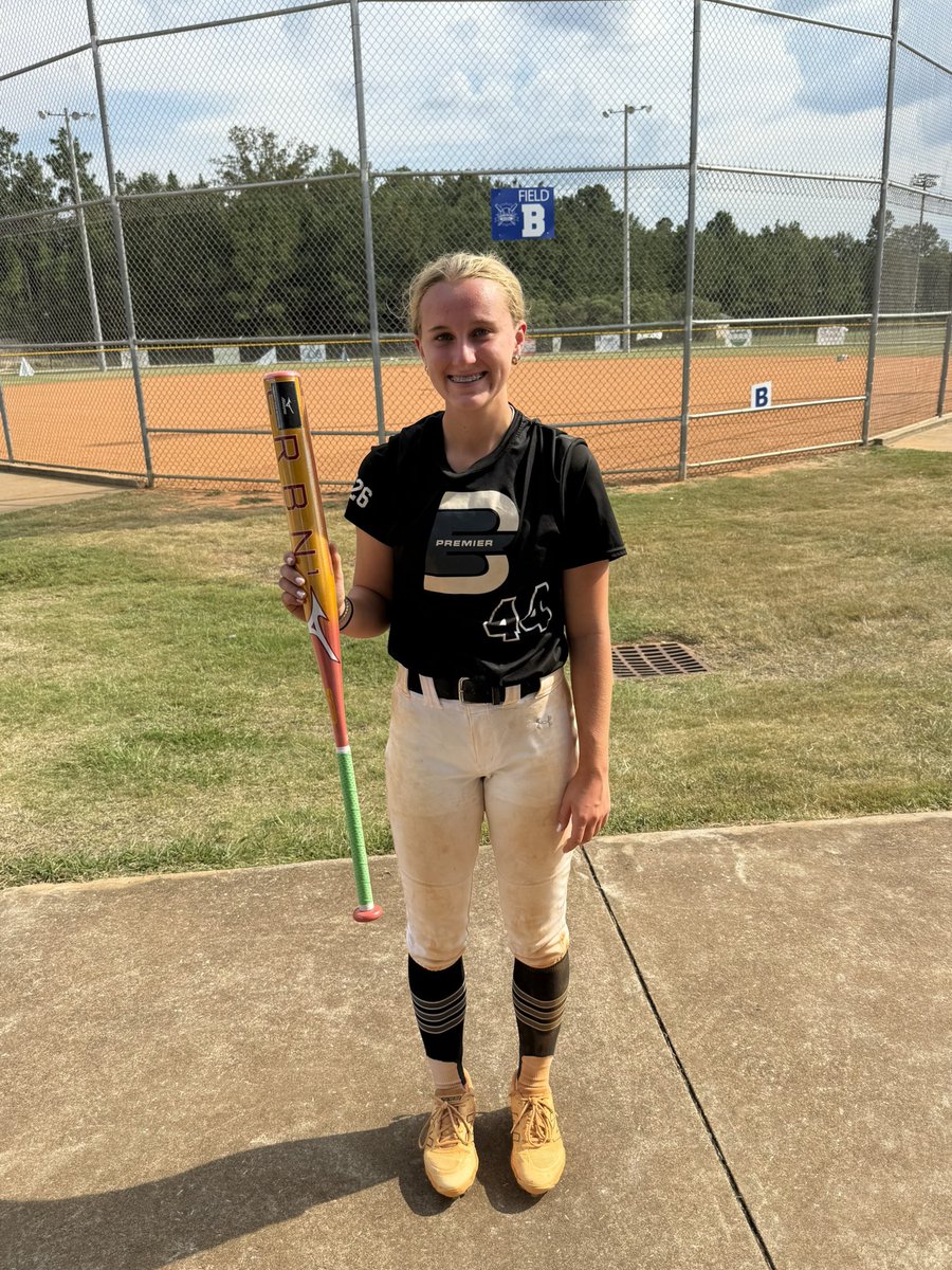 We ended the day with some Elite Org Olympics and found out we have some players who can hit 💣's! Glossner and Gulick finish 1-2 in HR Derby. Glossner takes home a new 🍑bat. <a href="/madgloss2026/">Madden Glossner</a> <a href="/HaydenGulick/">Hayden Gulick</a>