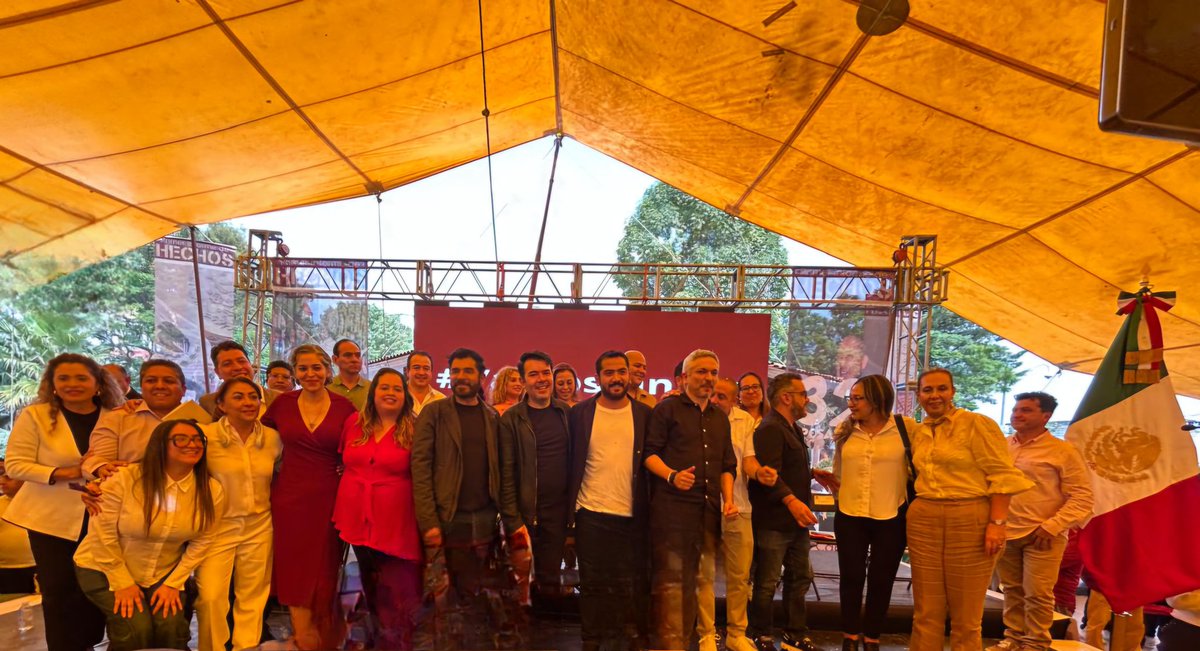 Acompañé al diputado federal <a href="/DanielCamposPl/">Daniel Campos</a> en la presentación de su Primer Informe de Actividades Legislativas.
Su trabajo es clave para seguir transformando nuestro Distrito 6.

#VamosJuntos