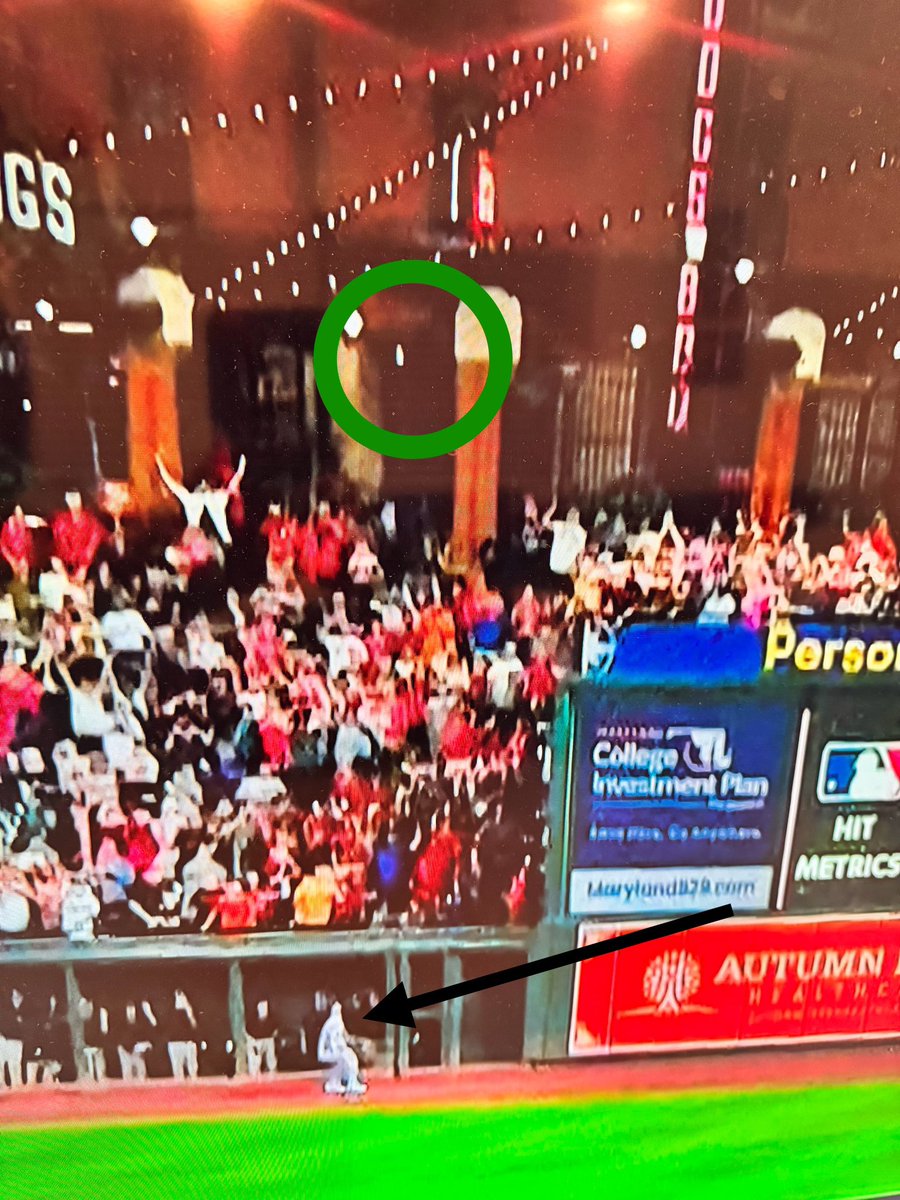 Unbelievable that Andy Pages didn’t even attempt to catch this ball, especially given the situation. It died at the wall and barely made it over. Embarrassing <a href="/Dodgers/">Los Angeles Dodgers</a> #Dodgers