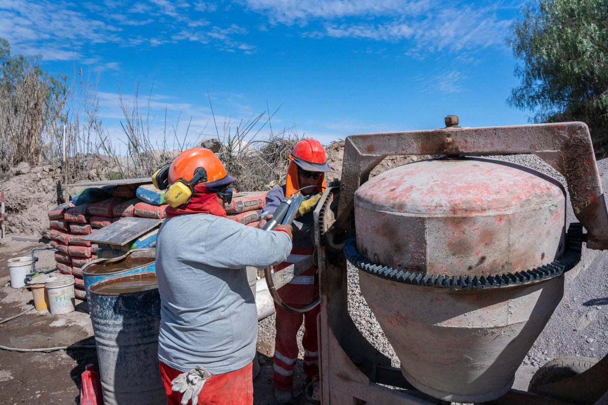 🔴 Avanzan las obras en favor de la agricultura moqueguana.🌱💧Mejoramos el servicio de agua para riego en los sistemas de Samatelo y Quilancha, beneficiando a la comisión de regantes de Estuquiña.✔️