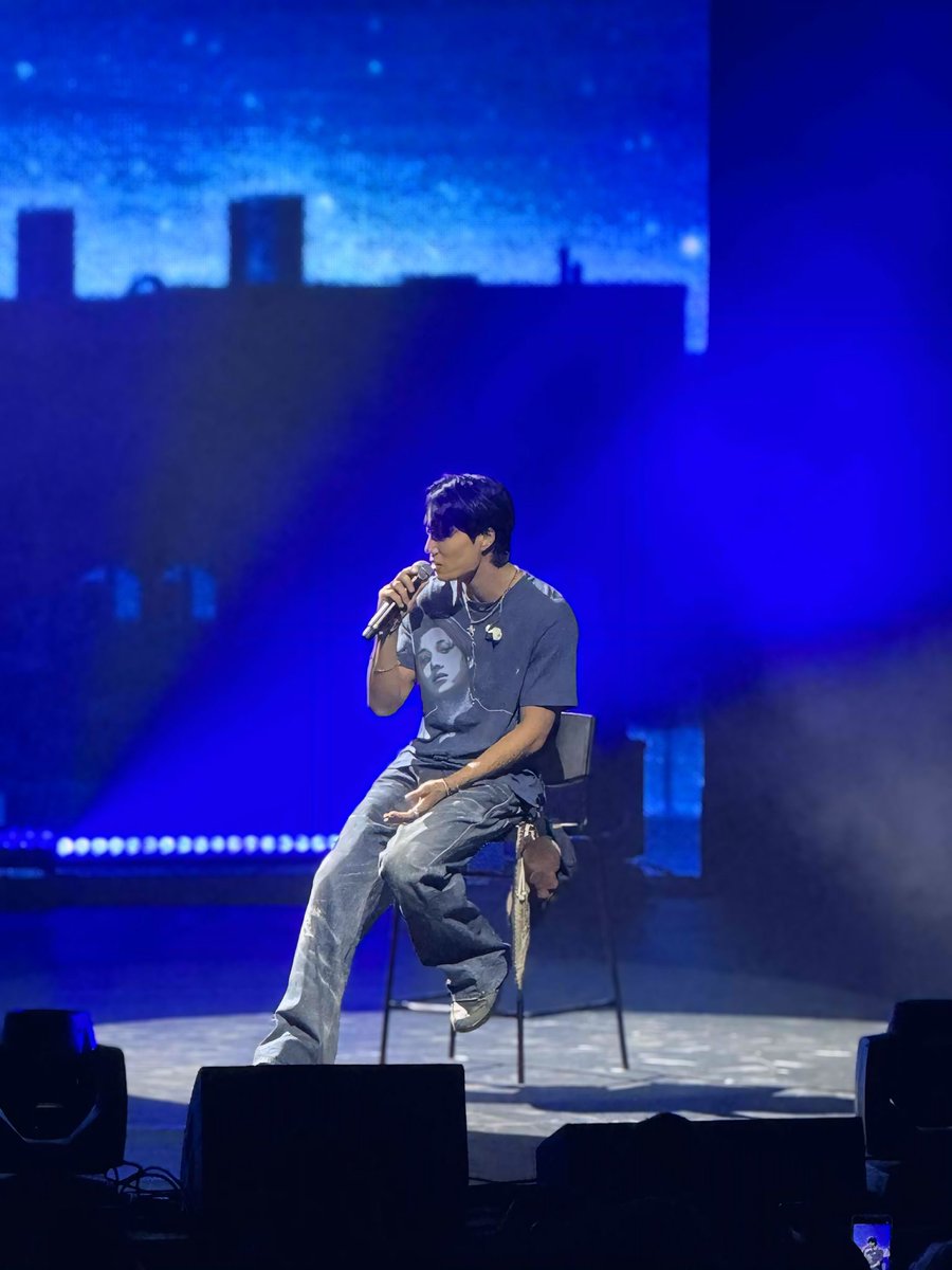 kimjongin_808's tweet photo. credits to my sis for sending me these pics knowing i miss him 😭 peste ahaha

#KAOIN #KAION_IN_USA #KAIONinNYC #EXO #KAI https://t.co/mzppVl2LeP