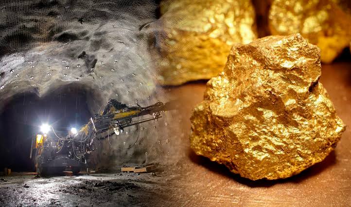 Jaime5134146474's tweet image. 𝗘𝗹 𝗠𝗘𝗙 𝗵𝗮𝗰𝗲 𝗹𝗲𝘆 𝗽𝗮𝗿𝗮 𝗱𝗮𝗿 𝗲𝘅𝗰𝗲𝗱𝗲𝗻𝘁𝗲𝘀 𝗱𝗲 𝗮𝗹𝘁𝗼 𝗰𝗼𝘀𝘁𝗼 𝗱𝗲 𝗼𝗿𝗼 𝘆 𝗰𝗼𝗯𝗿𝗲 

Para FEF.

El MEF hara 1 proyecto de ley para el Fondo de Estabilización Fiscal - FEF y dara excedentes por altos costos de cobre y oro.

#fef #elmef #economía