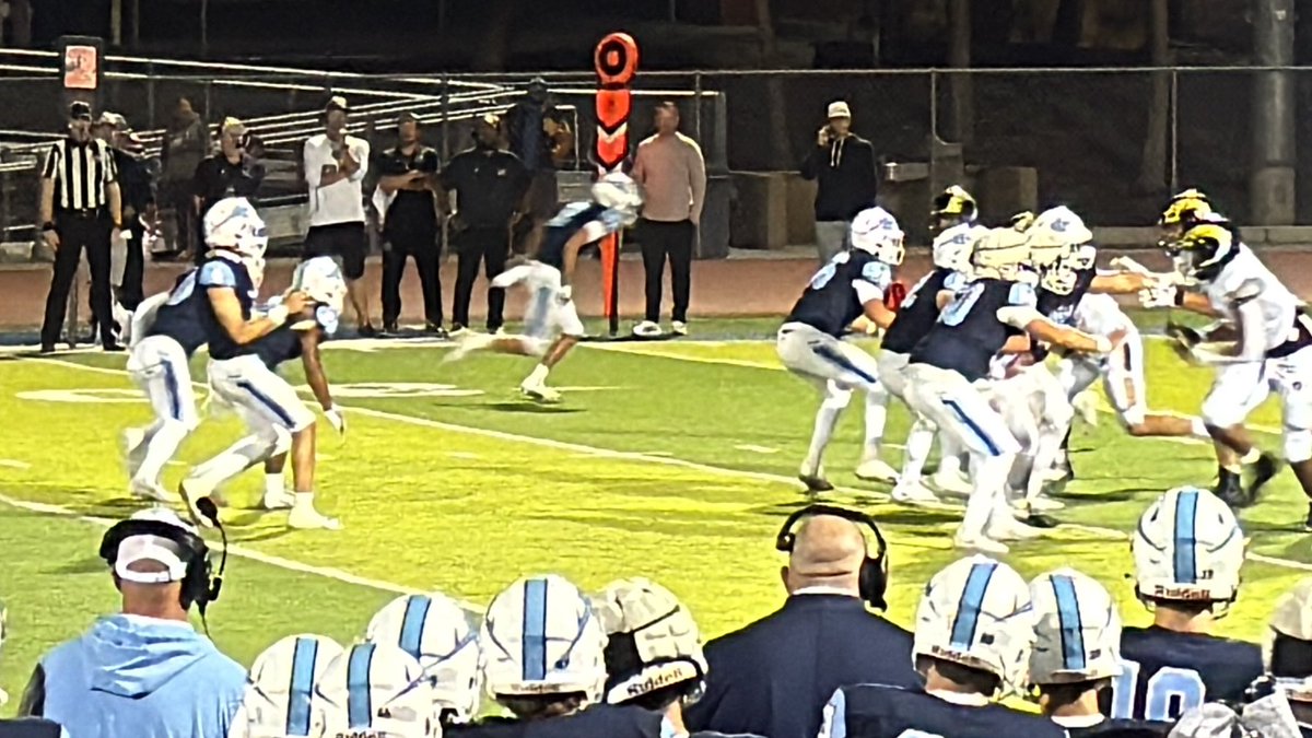 Coach_Kemm's tweet image. Excited to watch my cousin HC @Khettoc and his brothers and @CDMFOOTBALL team take on my home state @GreenMtnHS_FB - #coprep

#CDMSEAKINGS 7
#GMRAMS 0 

7:28 left in 1st QTR
